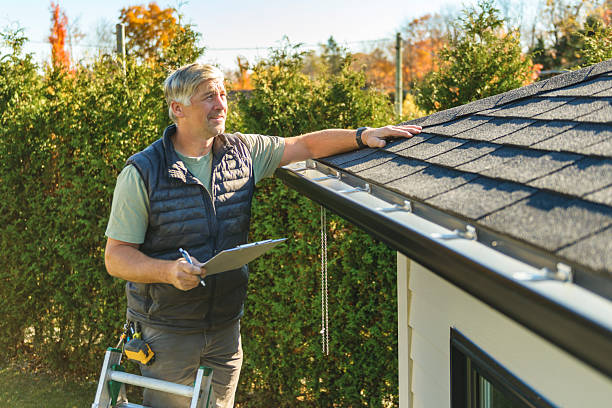 Professional Roofing technician working in Holly Hill, SC